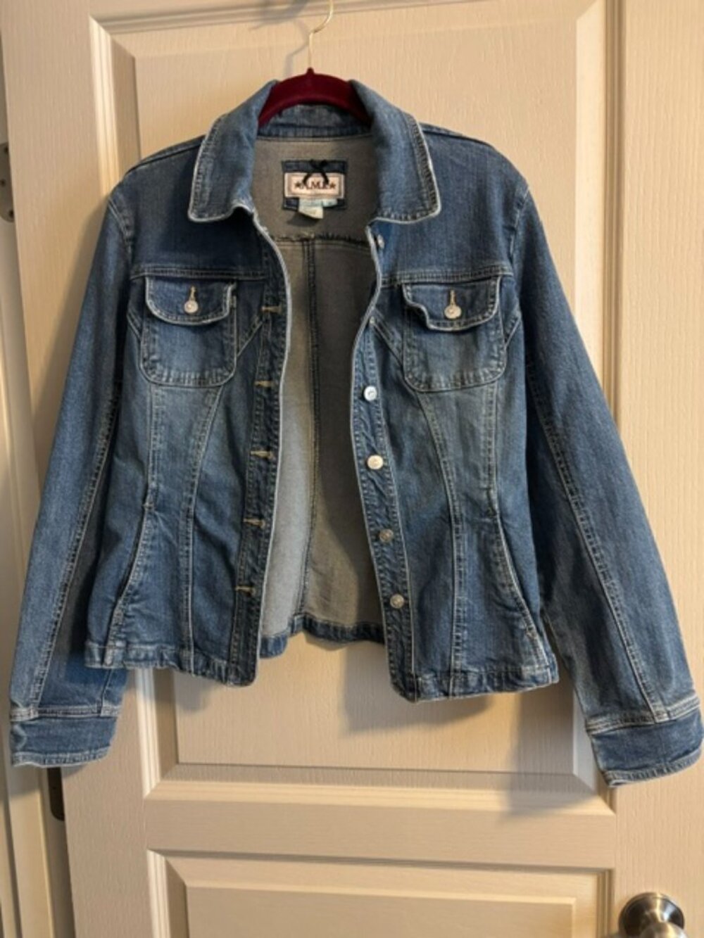 A.M.I. Women's M Denim Jacket Faded Long Sleeve Button Front Cotton Four Pocket